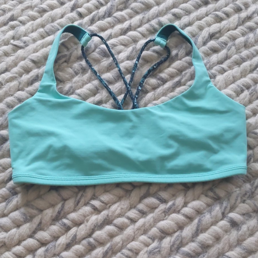 Lululemon free to be bra! Size 8